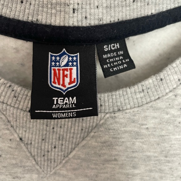 Steelers sweatshirt, NFL apparel size small - Picture 2 of 2